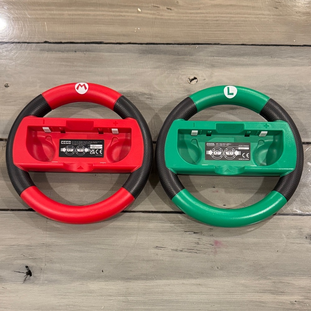 Nintendo Switch Racing Wheel Set - Red and Green